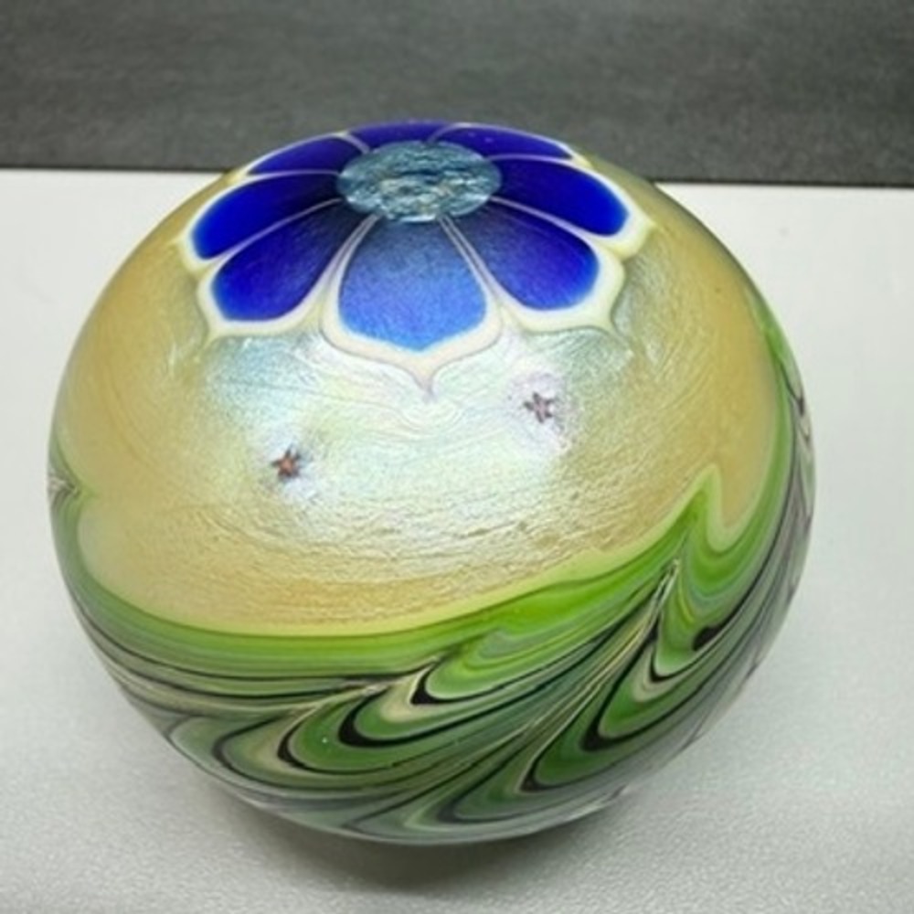 VTG Lundberg Art Glass Paperweight Pulled Feather and Crest 1978 Blue Iridescent